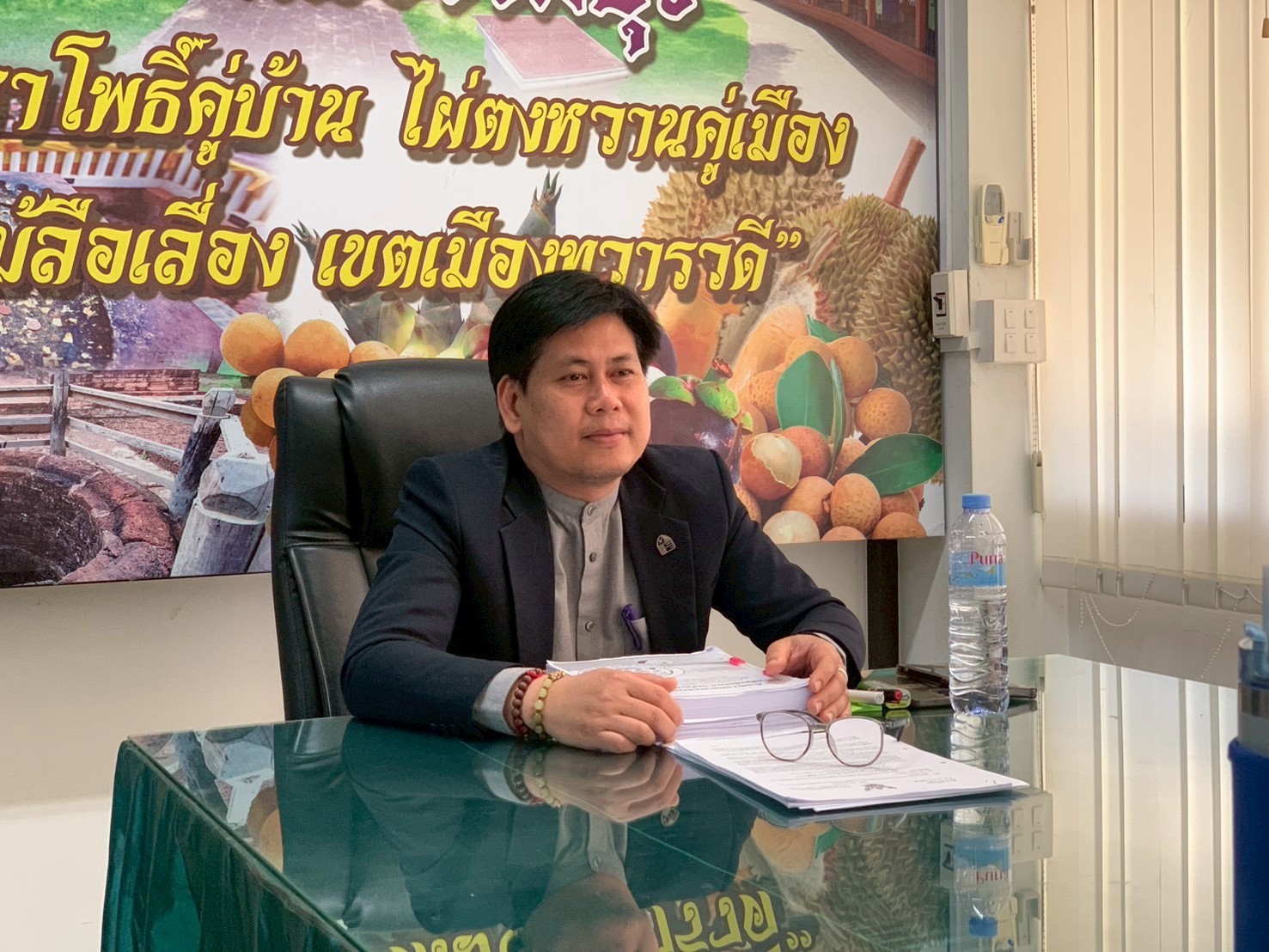 title - วันอังคารที่ 10 มีนาคม 2569 เวลา 9.30 น. นายวิทูล ประดิษฐบุญ ปฏิรูปที่ดินจังหวัดปราจีนบุรี พร้อมด้วยเจ้าหน้าที่ ส.ป.ก.ปราจีนบุรี เข้าร่วมการประชุมแนวทางปฏิบัติตามกฎกระทรวงการแบ่งแยก หรือโอนสิทธิในที่ดินของผู้ได้รับสิทธิ โดยการปฏิรูปที่ดินเพื่อการเกษตรกรรม พ.ศ. 2567 กรณีการแบ่งแยกหรือโอนสิทธิในที่ดินไปยัง ส.ป.ก.